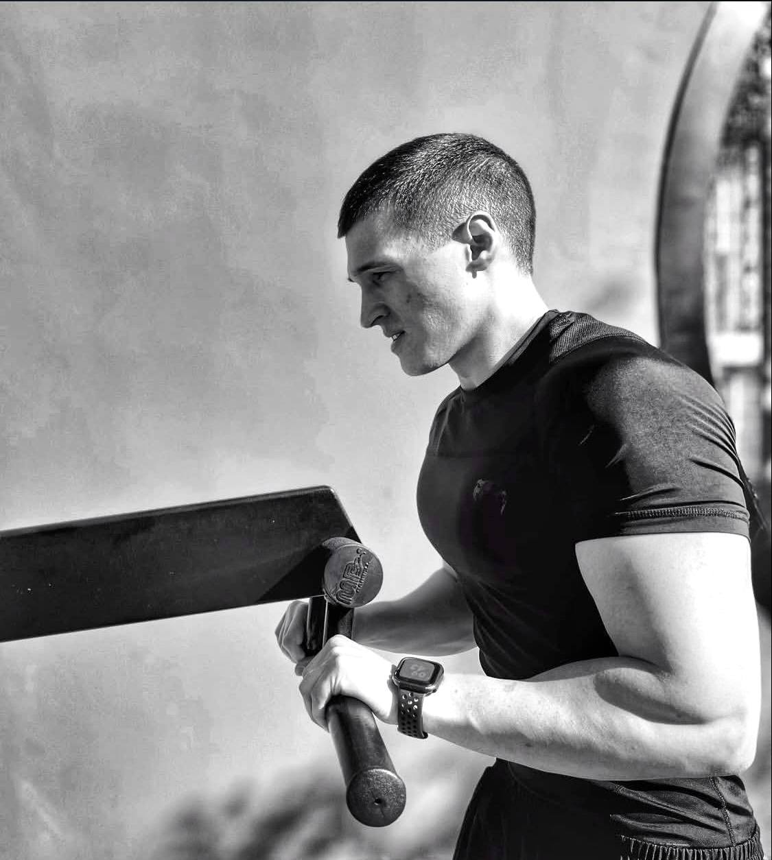Шадания Вячеслав Витальевич — тренер FITBOX